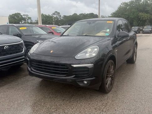 Used 2017 Porsche Cayenne S Platinum AWD/4WD image 5