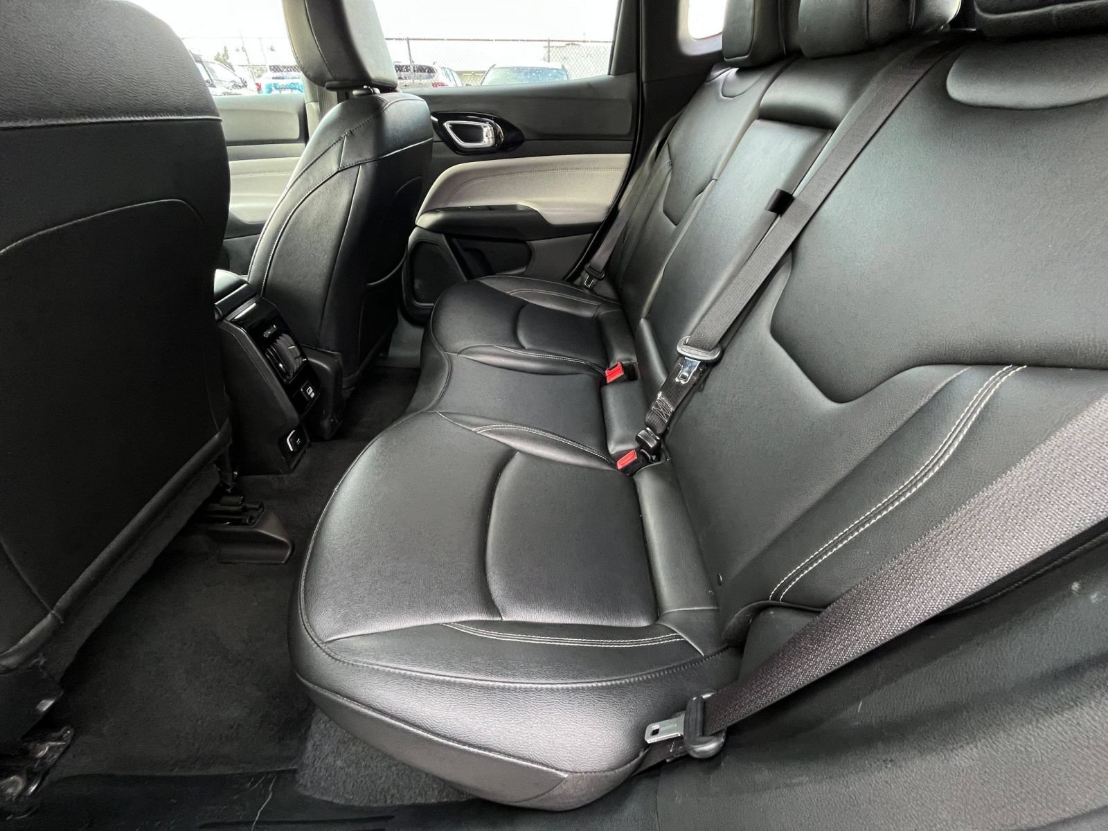 Used 2025 Jeep Compass Limited AWD/4WD image 26