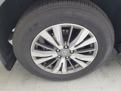 Used 2020 Nissan Pathfinder S image 31