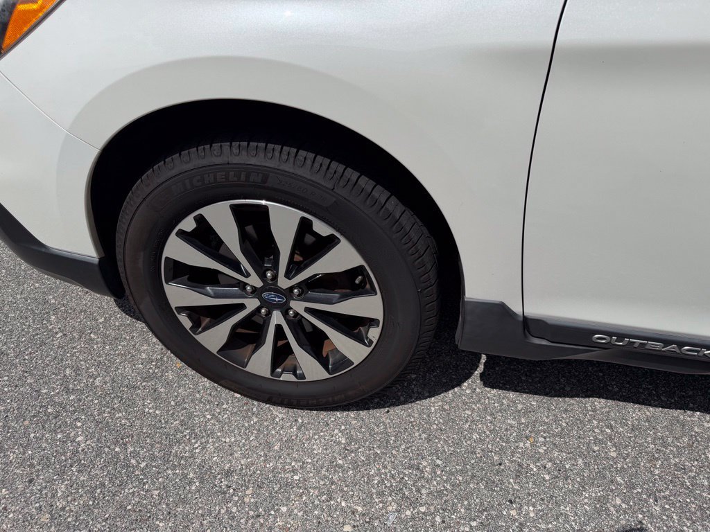 Used 2015 Subaru Outback 2.5i Limited AWD/4WD image 9