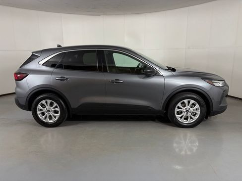 Used 2024 Ford Escape Active FWD image 9