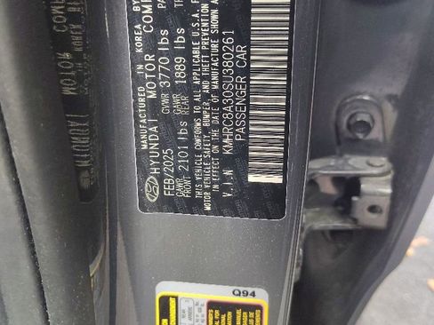 Used 2025 Hyundai Venue SEL FWD image 4