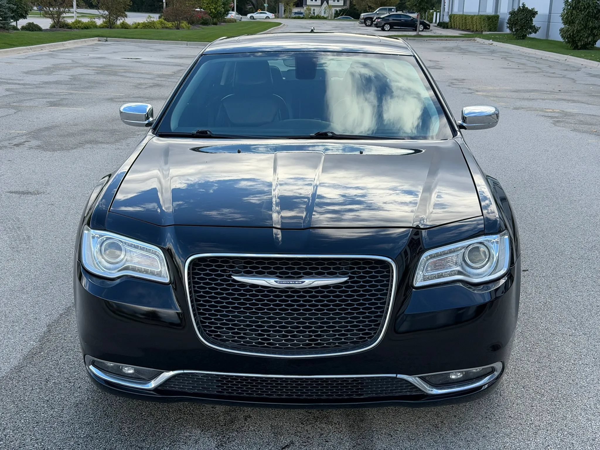 Used 2020 Chrysler 300 Limited RWD image 2