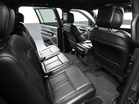 Used 2024 Jeep Wagoneer Series II w/ Flexible Seating Group AWD/4WD image 50
