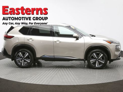 Used 2022 Nissan Rogue SL w/ SL Premium Package image 4