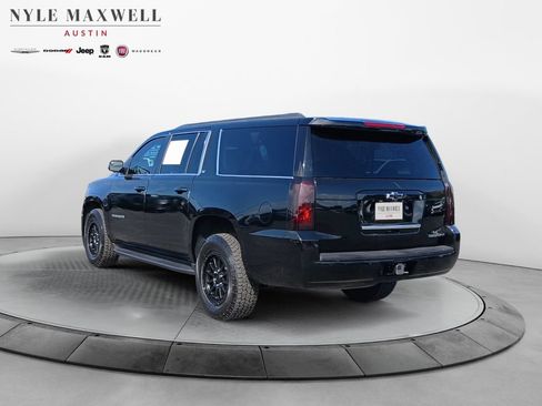 Used 2018 Chevrolet Suburban LT RWD image 14