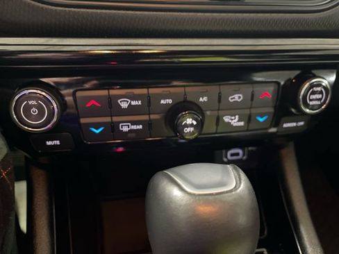 Certified 2023 Jeep Compass Latitude w/ Convenience Group AWD/4WD image 18