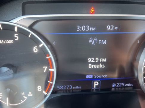 Used 2024 Nissan Altima 2.5 SV FWD image 12