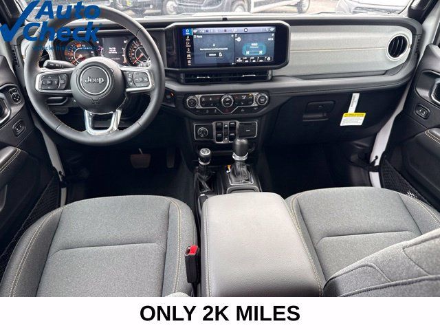 Used 2024 Jeep Wrangler Unlimited Sahara AWD/4WD image 4