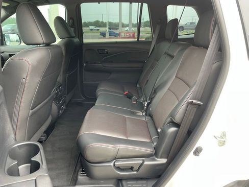 Used 2025 Honda Passport Black Edition image 23