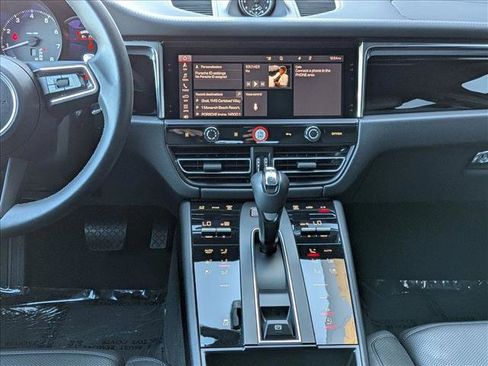 Used 2025 Porsche Macan Turbo image 20