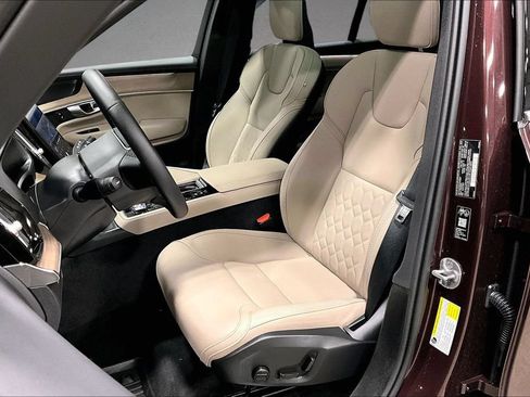 Certified 2026 Volvo XC90 B5 Plus w/ Protection Package Premier AWD/4WD image 20