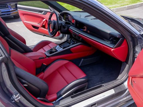 Used 2025 Porsche 911 Carrera RWD image 8