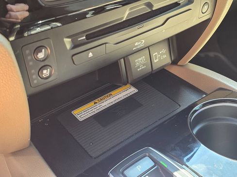 Used 2021 Honda Pilot Elite image 44