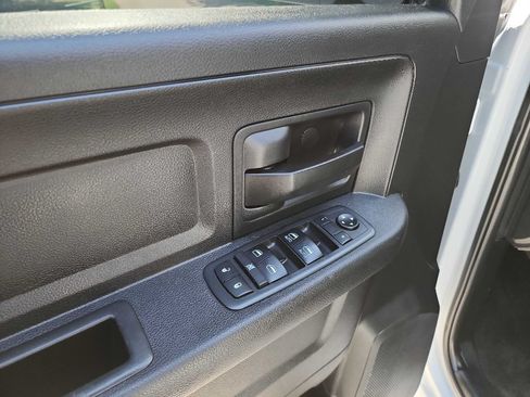 Used 2017 RAM 2500 Tradesman w/ Chrome Appearance Group AWD/4WD image 17