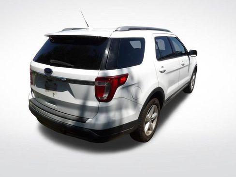 Used 2019 Ford Explorer XLT w/ Equipment Group 201A FWD image 17
