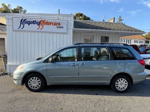 Used 2007 Toyota Sienna CE image 14