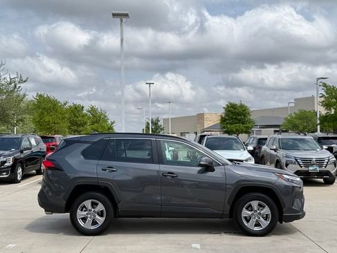 Used 2025 Toyota RAV4 XLE FWD image 6