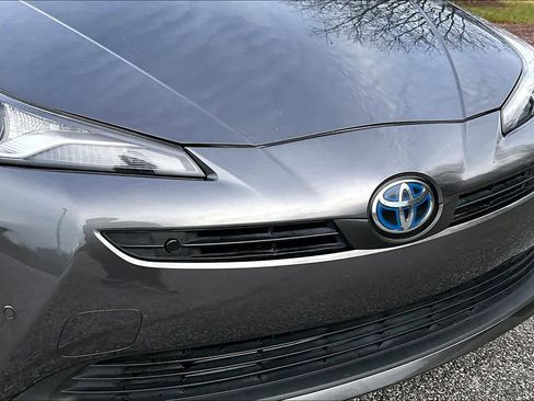 Used 2019 Toyota Prius LE image 29