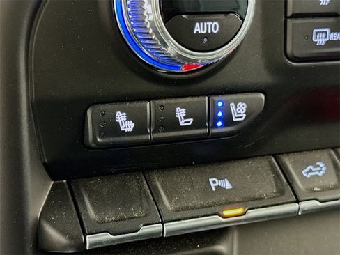 Used 2023 GMC Sierra 2500 AT4 w/ AT4 Preferred Package image 19