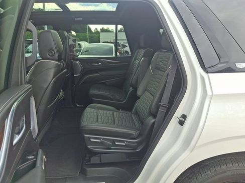 Certified 2023 Cadillac Escalade Sport Platinum AWD/4WD image 18