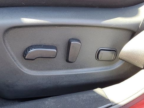 Certified 2020 Nissan Rogue SV image 6