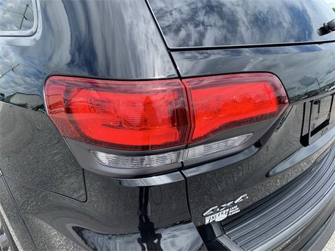 Used 2019 Jeep Grand Cherokee Limited X image 11