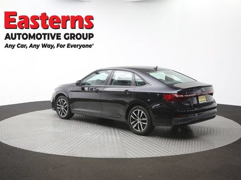 Used 2025 Volkswagen Jetta SE FWD image 62