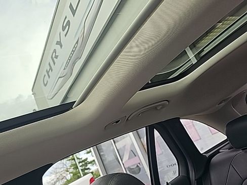 Used 2021 Mercedes-Benz GLC 300 4MATIC image 12