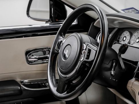 Used 2014 Rolls-Royce Ghost image 22