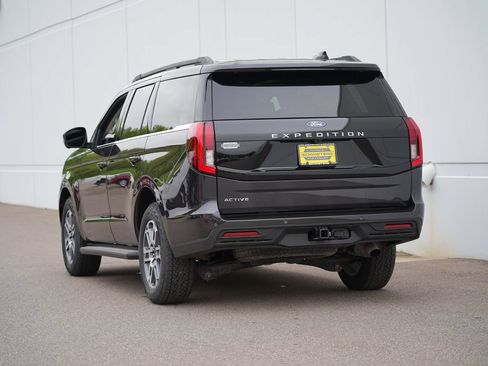 Used 2025 Ford Expedition Active AWD/4WD image 5