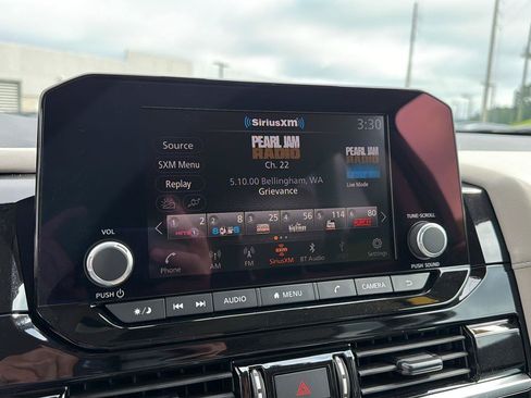 Used 2024 Nissan Pathfinder SV FWD image 24