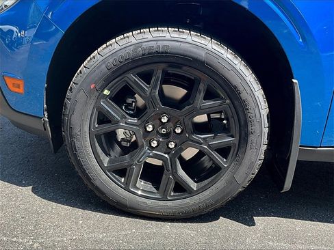 New 2025 Ford Maverick Lariat w/ Black Appearance Package image 12