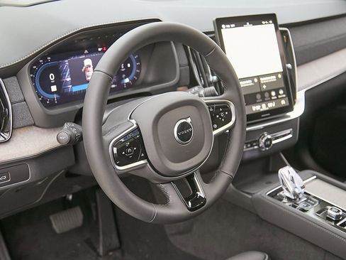 New 2025 Volvo XC90 B6 Ultra w/ Protection Package image 13