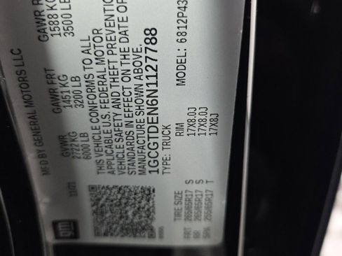 Used 2022 Chevrolet Colorado Z71 w/ Z71 Midnight Edition image 11