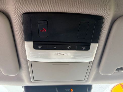 Used 2024 Mitsubishi Outlander SE image 22