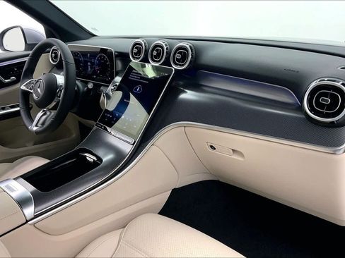 Used 2026 Mercedes-Benz GLC 300 image 11
