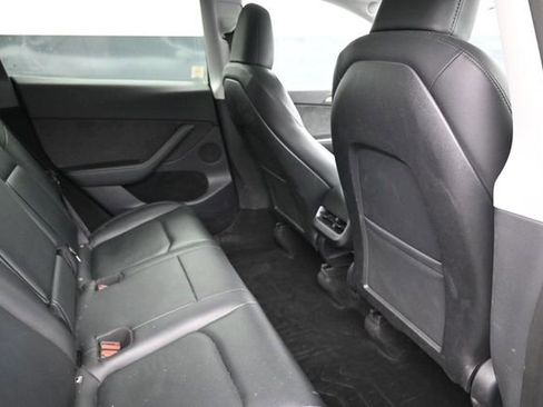 Used 2023 Tesla Model Y Long Range AWD/4WD image 16