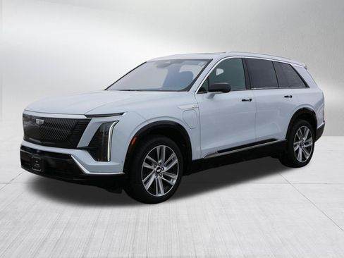 Used 2026 Cadillac Vistiq Luxury w/ LPO, Floor Liner Package AWD/4WD image 3