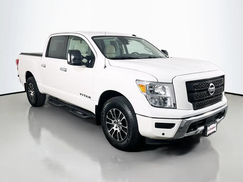 Used 2021 Nissan Titan SV w/ SV Convenience Package AWD/4WD image 4