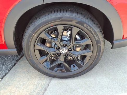 Certified 2025 Honda HR-V Sport image 12