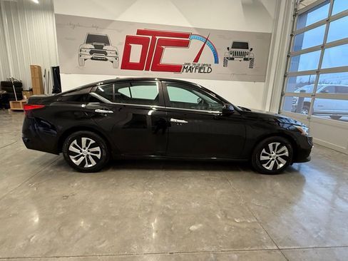 Used 2020 Nissan Altima 2.5 S image 2