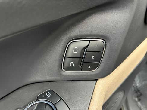 Used 2024 Ford Expedition Limited RWD image 9