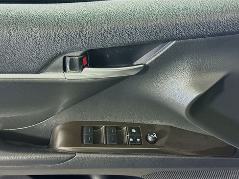 Used 2024 Toyota Camry SE image 23