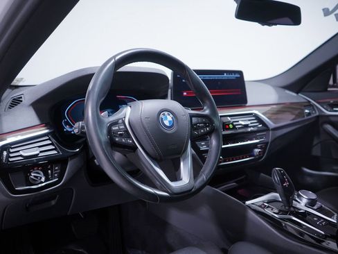 Used 2022 BMW 530i w/ Convenience Package image 6