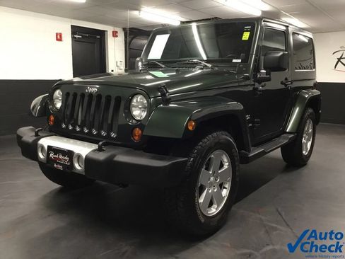Used 2011 Jeep Wrangler Sahara w/ Dual Top Group AWD/4WD image 5