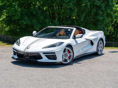 Used 2022 Chevrolet Corvette Stingray Preferred Cpe w/ Battery Protection Package RWD image 1
