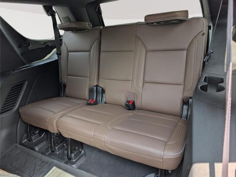 Used 2023 Chevrolet Tahoe High Country AWD/4WD image 17