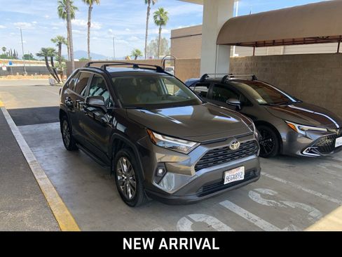 Used 2022 Toyota RAV4 XLE Premium FWD image 3