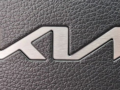 Used 2023 Kia Telluride EX w/ EX Captain's Chair Package image 23